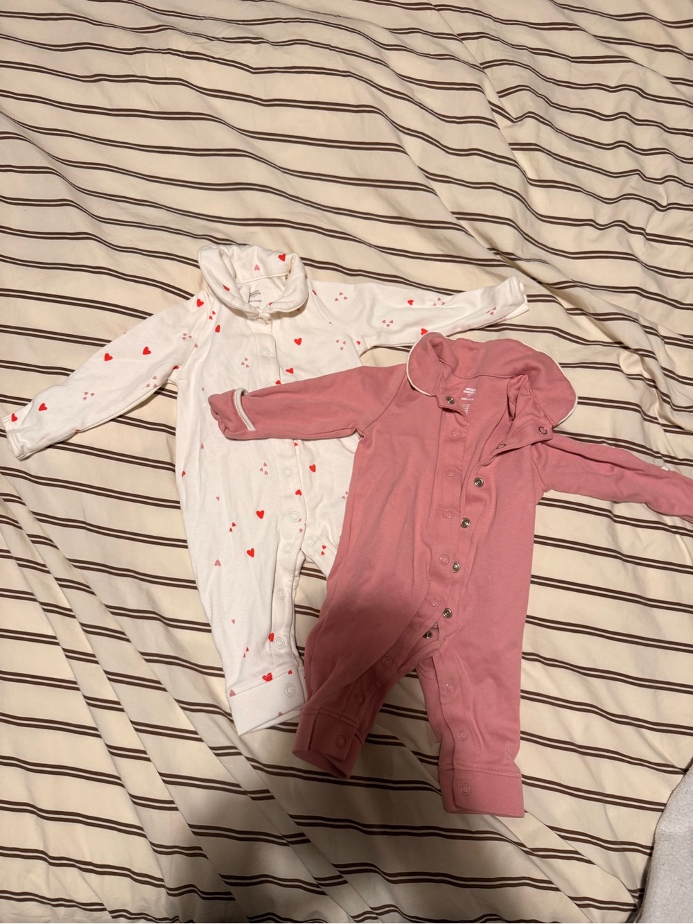 Amazon Essentials Pink and White Heart-Print Baby One-Piece Footies